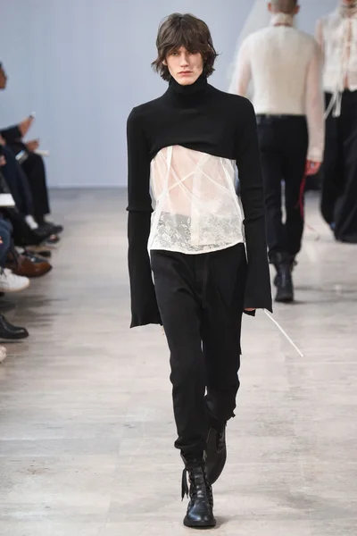 Look 26